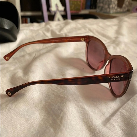 Coach Samantha Pink tortoise sunglasses HC8055 - Picture 6 of 10